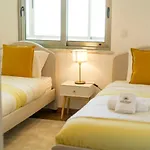 74 - Surfside Apartment